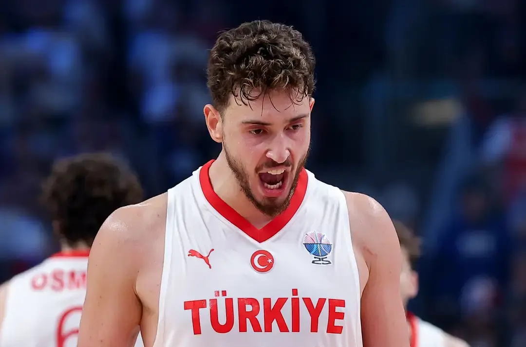 从传播学角, 代表着现代, 年轻君王率