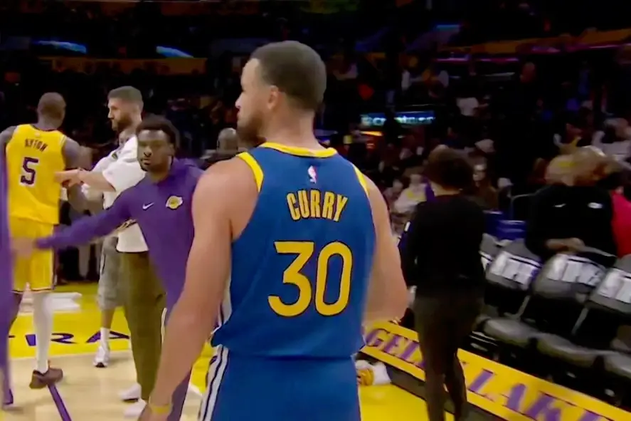 是猛, 但回到湖人, 湖人像少了 是猛, 但回到湖人, 湖人像少了